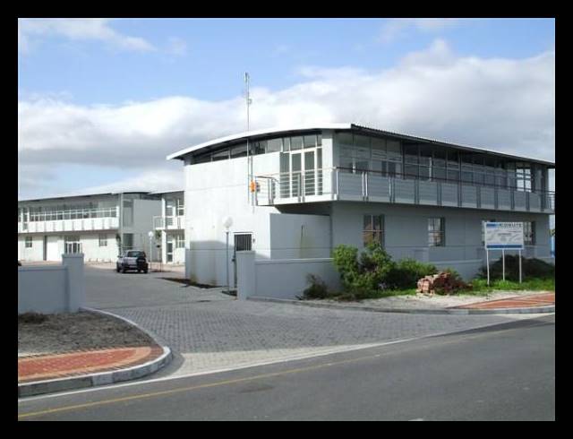 304M² WAREHOUSE RENTED IN CAPRICORN